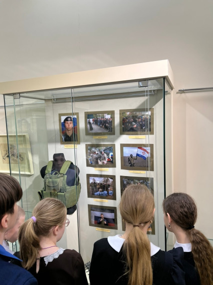 Учащиеся нашей школы побывали на выставке &quot;Солдат войны не выбирает&quot;, которая располагается в Мордовском краеведческом музее.